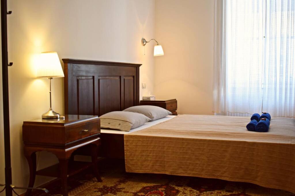 Central Budapest Apartment In Historical Building With Free Private Parking Bagian luar foto